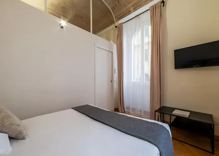 Apartment Castro Pretorio 3 - Fromhometorome *